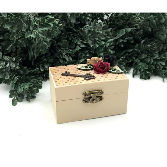 Decorative Wooden Trinket Box With Paper Roses & Key Accent - Polka Dot Decoupag - Picture 2 of 5
